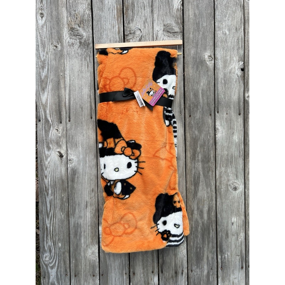 New Hello Kitty Halloween  50 x 70 Plush Throw Blanket New
